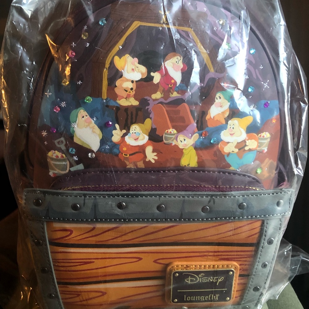*BNWT* Snow White Mine Train Loungefly *Pinkcon Exclusive*